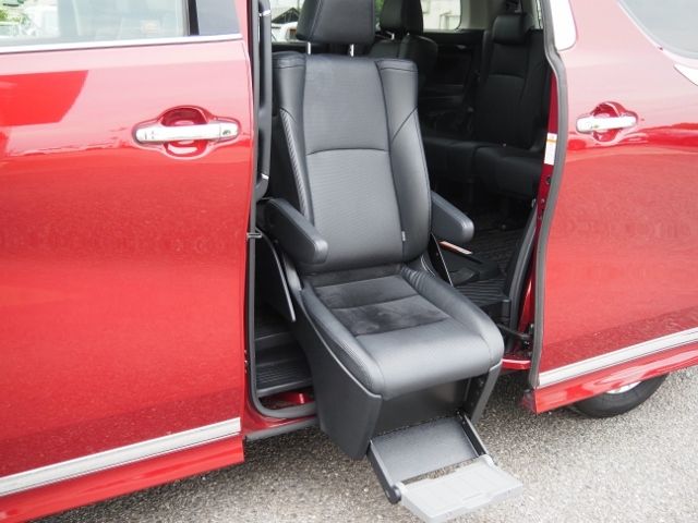 TOYOTA ALPHARD hybrid 4WD 2018