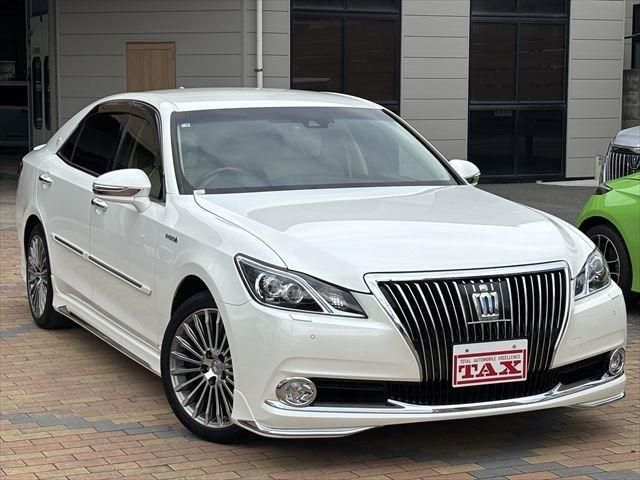 TOYOTA CROWN MAJESTA HYBRID 2016