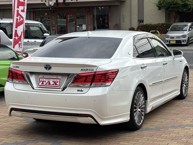 TOYOTA CROWN MAJESTA HYBRID 2016