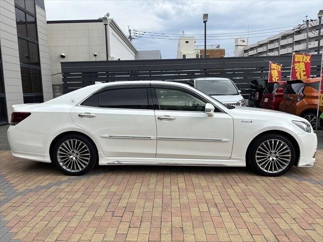 TOYOTA CROWN MAJESTA HYBRID 2016