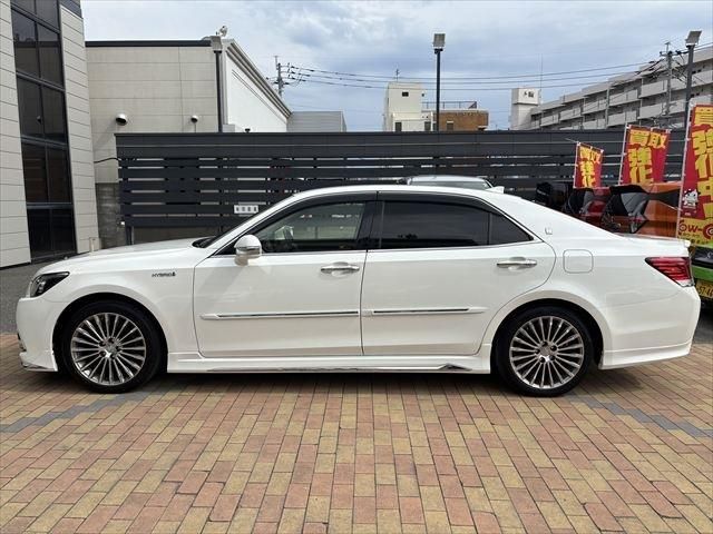 TOYOTA CROWN MAJESTA HYBRID 2016