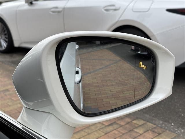 TOYOTA CROWN MAJESTA HYBRID 2016