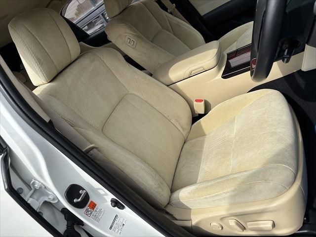 TOYOTA CROWN MAJESTA HYBRID 2016