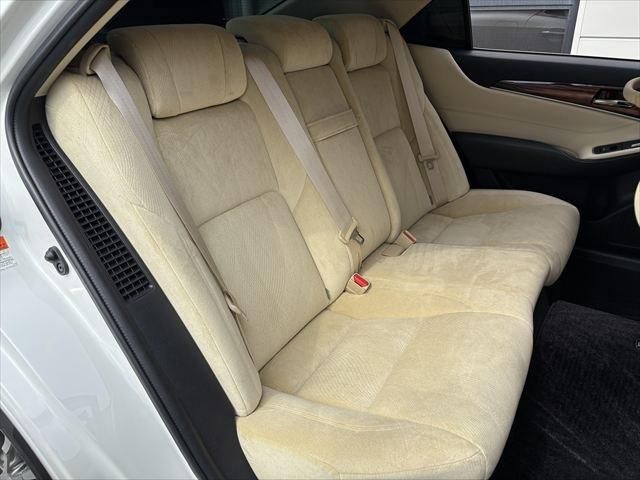 TOYOTA CROWN MAJESTA HYBRID 2016