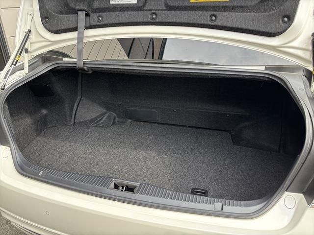 TOYOTA CROWN MAJESTA HYBRID 2016