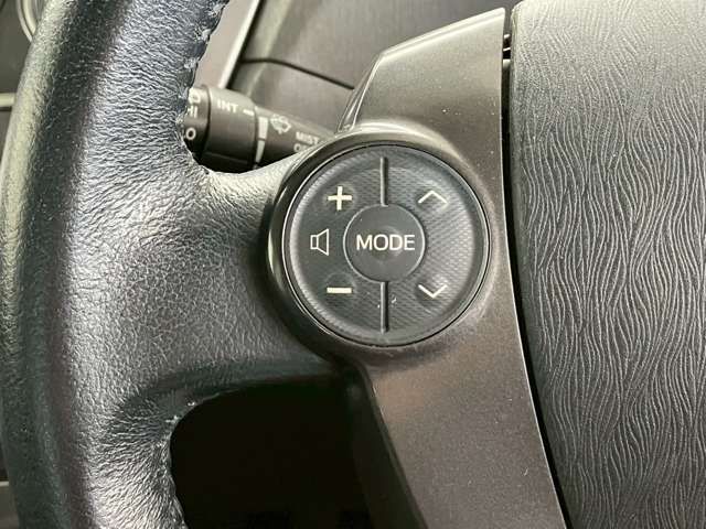 TOYOTA PRIUS Alpha 2013