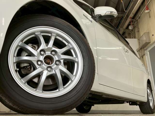 TOYOTA PRIUS Alpha 2013