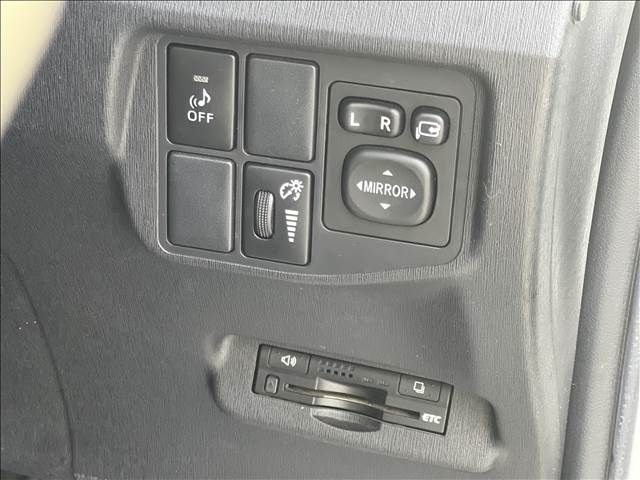 TOYOTA PRIUS PHV 2012