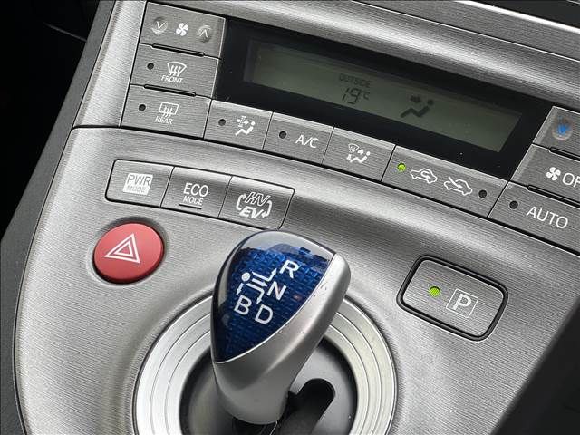 TOYOTA PRIUS PHV 2012