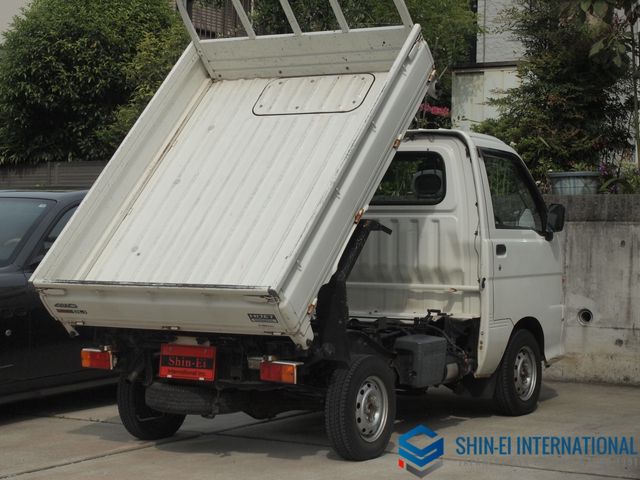 DAIHATSU HIJET truck 4WD 2001
