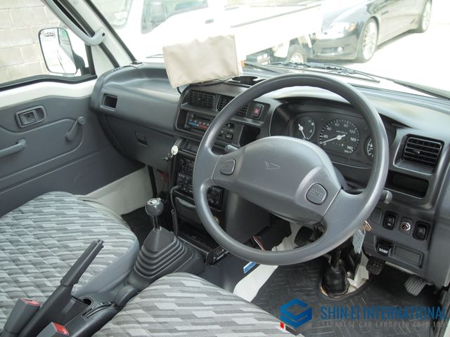 DAIHATSU HIJET truck 4WD 2001