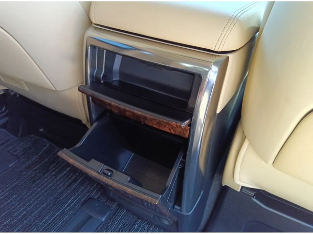 TOYOTA ALPHARD hybrid 4WD 2020