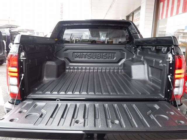 MITSUBISHI TRITON 2024