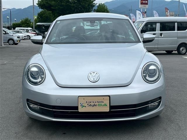 VOLKSWAGEN VOLKSWAGEN The BEETLE 2012