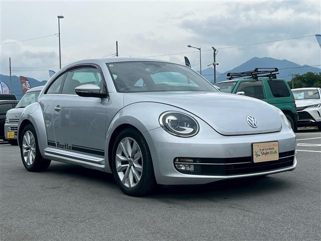 VOLKSWAGEN VOLKSWAGEN The BEETLE 2012