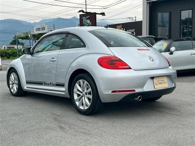 VOLKSWAGEN VOLKSWAGEN The BEETLE 2012