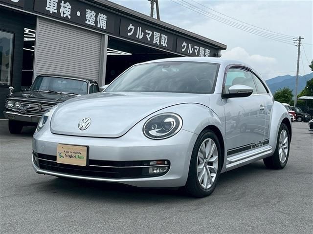 VOLKSWAGEN VOLKSWAGEN The BEETLE 2012