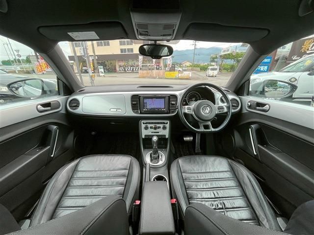 VOLKSWAGEN VOLKSWAGEN The BEETLE 2012