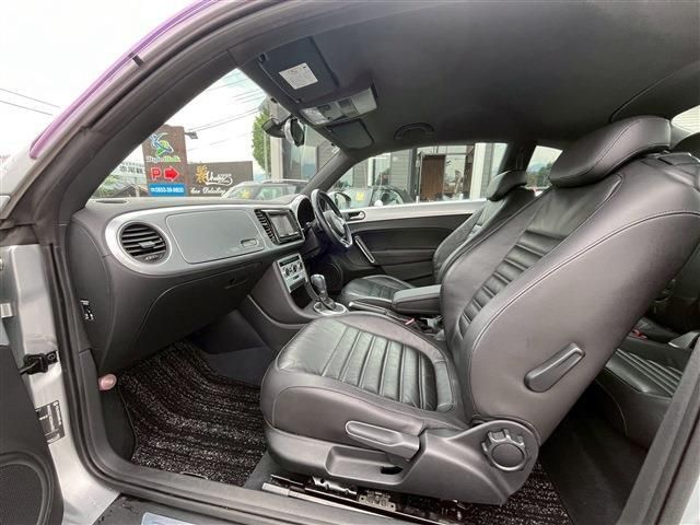 VOLKSWAGEN VOLKSWAGEN The BEETLE 2012