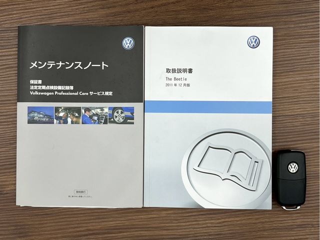 VOLKSWAGEN VOLKSWAGEN The BEETLE 2012