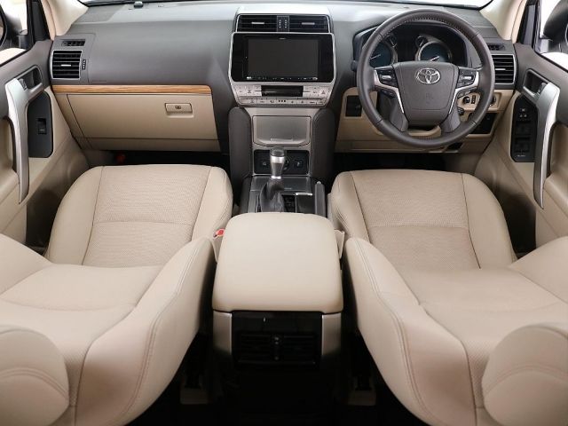 TOYOTA LANDCRUISER PRADO 2022