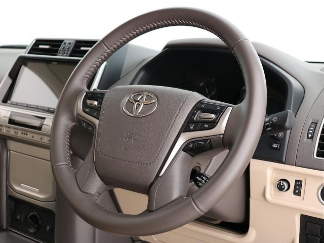 TOYOTA LANDCRUISER PRADO 2022