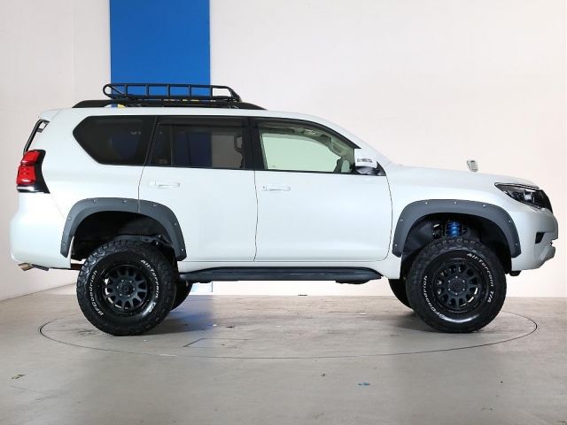 TOYOTA LANDCRUISER PRADO 2019