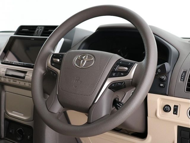 TOYOTA LANDCRUISER PRADO 2019