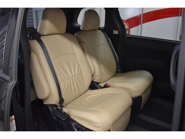 TOYOTA ESTIMA  4WD 2017