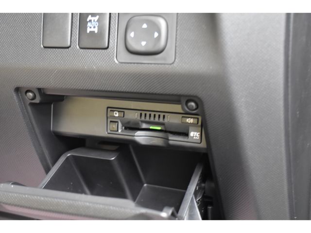 TOYOTA ESTIMA  4WD 2017