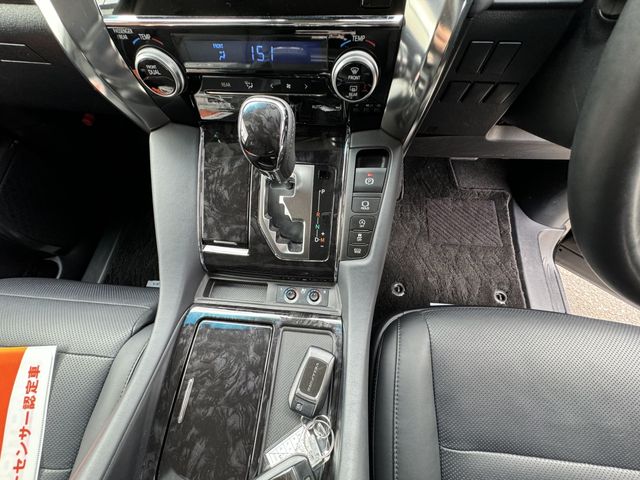 TOYOTA VELLFIRE 4WD 2018