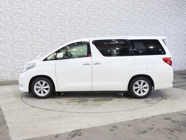 TOYOTA ALPHARD 2009