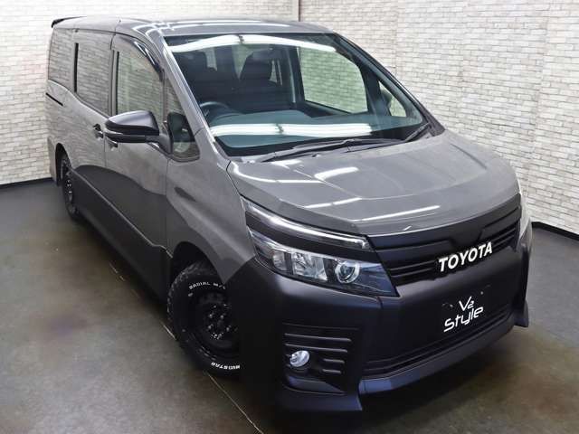 TOYOTA VOXY 2014