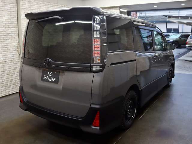 TOYOTA VOXY 2014