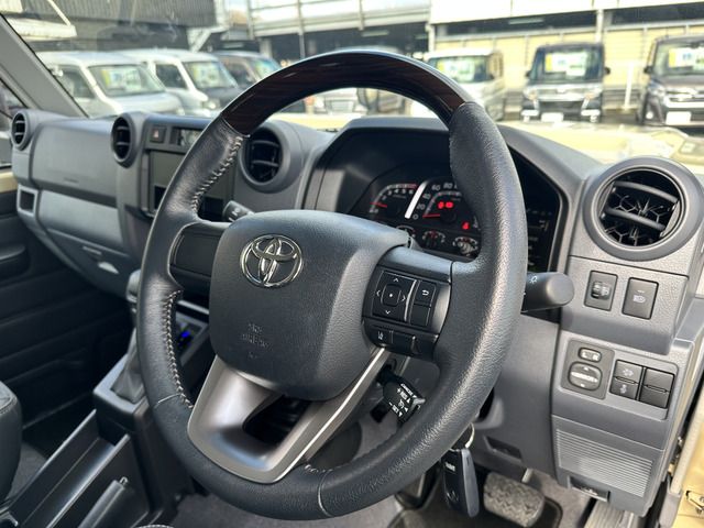 TOYOTA LANDCRUISER 70 2024