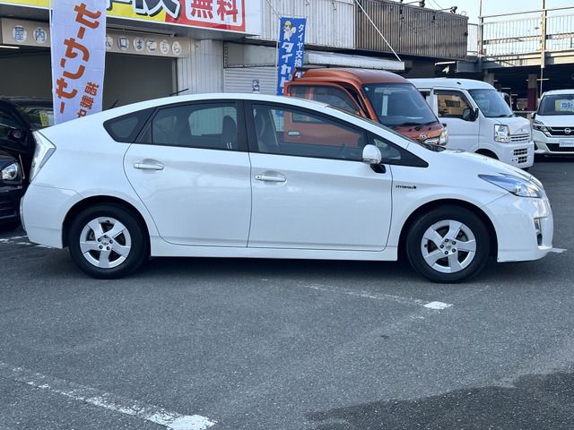 TOYOTA PRIUS 2011