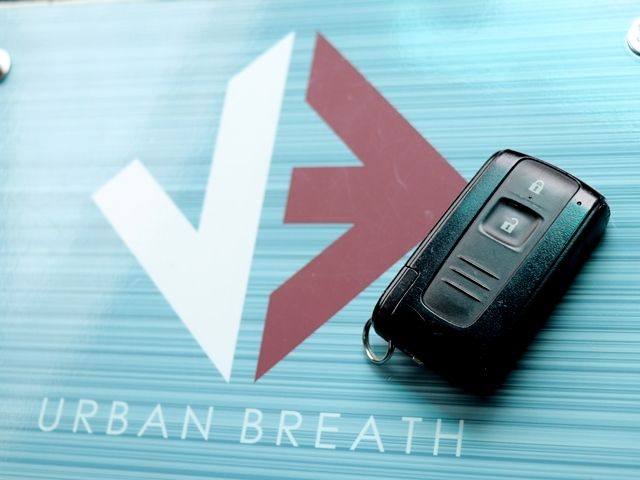 TOYOTA HARRIER HYBRID 2011