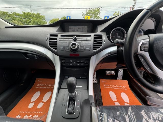 HONDA ACCORD TOURER 2009