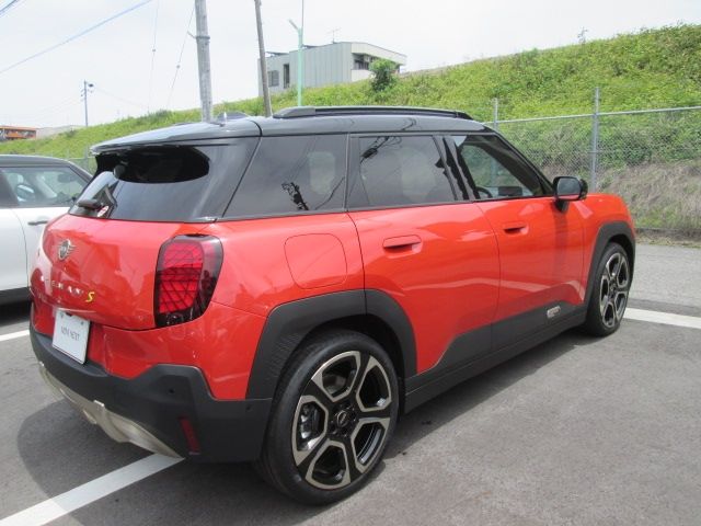 BMW MINI ACEMAN 2024