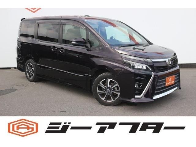 TOYOTA VOXY 2017