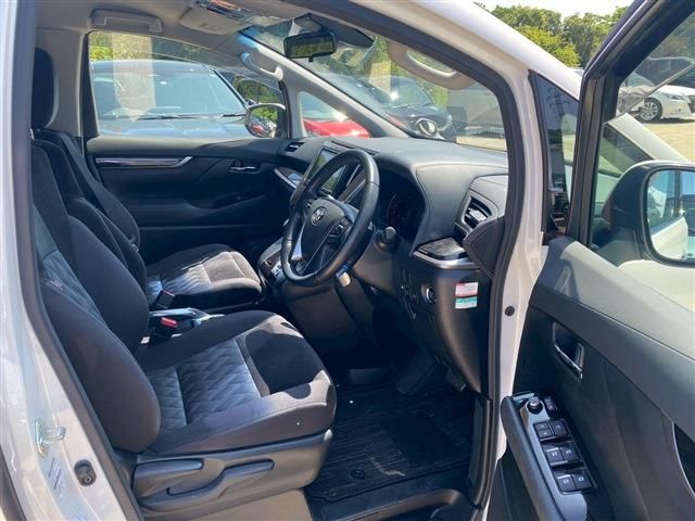 TOYOTA VELLFIRE 2019