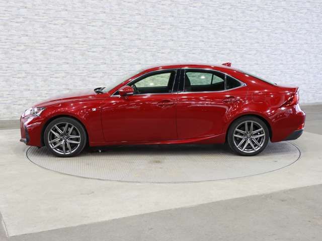 TOYOTA LEXUS IS200t 2017