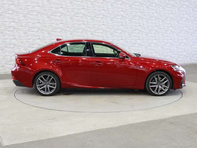 TOYOTA LEXUS IS200t 2017