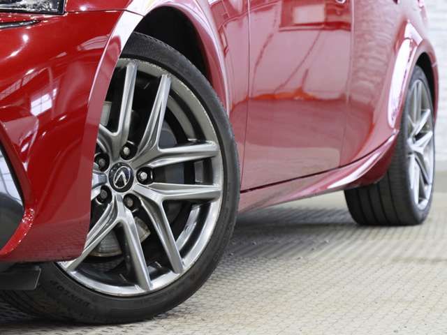 TOYOTA LEXUS IS200t 2017