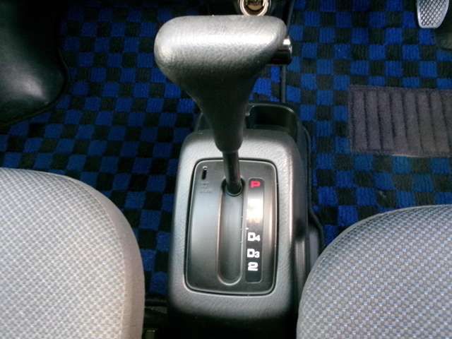 HONDA VAMOS HOBIO VAN 4WD 2013