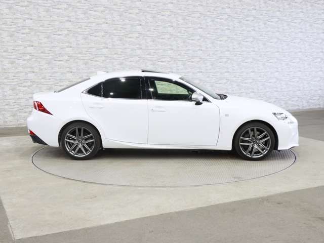 TOYOTA LEXUS IS200t 2016