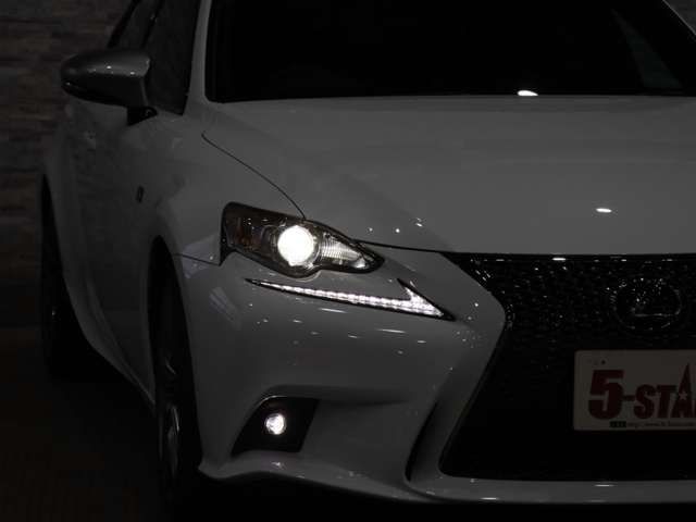 TOYOTA LEXUS IS200t 2016