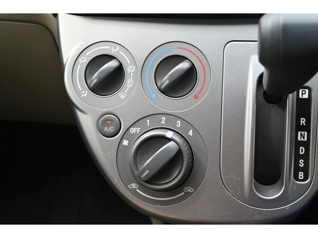 DAIHATSU MIRA 4WD 2010