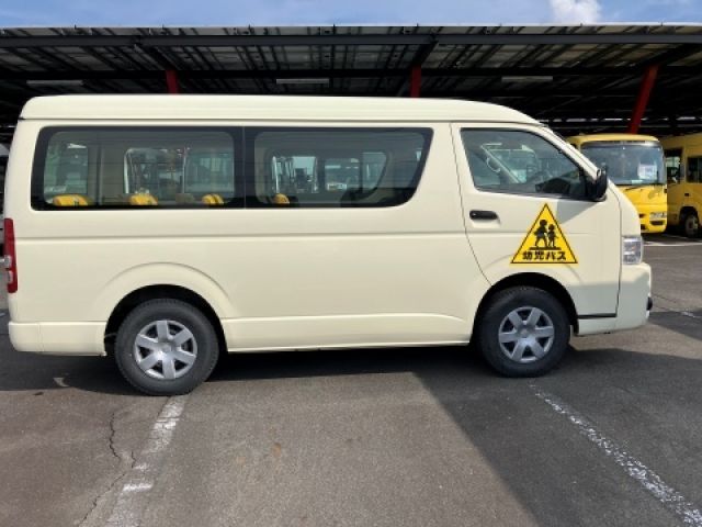TOYOTA HIACE wagon 4WD 2014