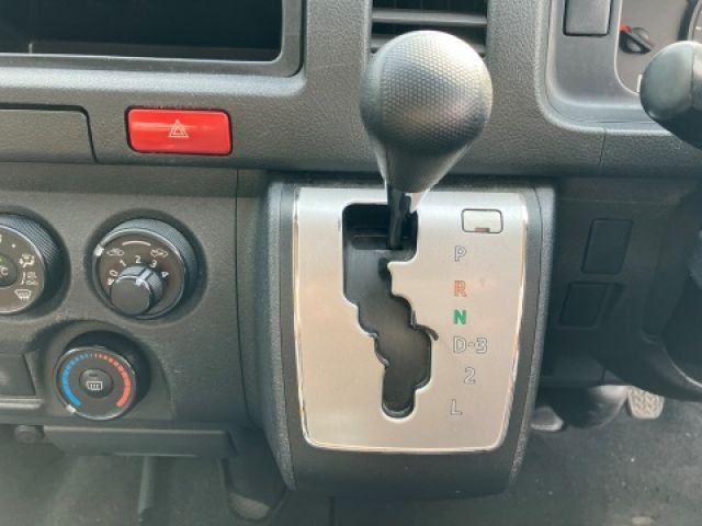 TOYOTA HIACE wagon 4WD 2014